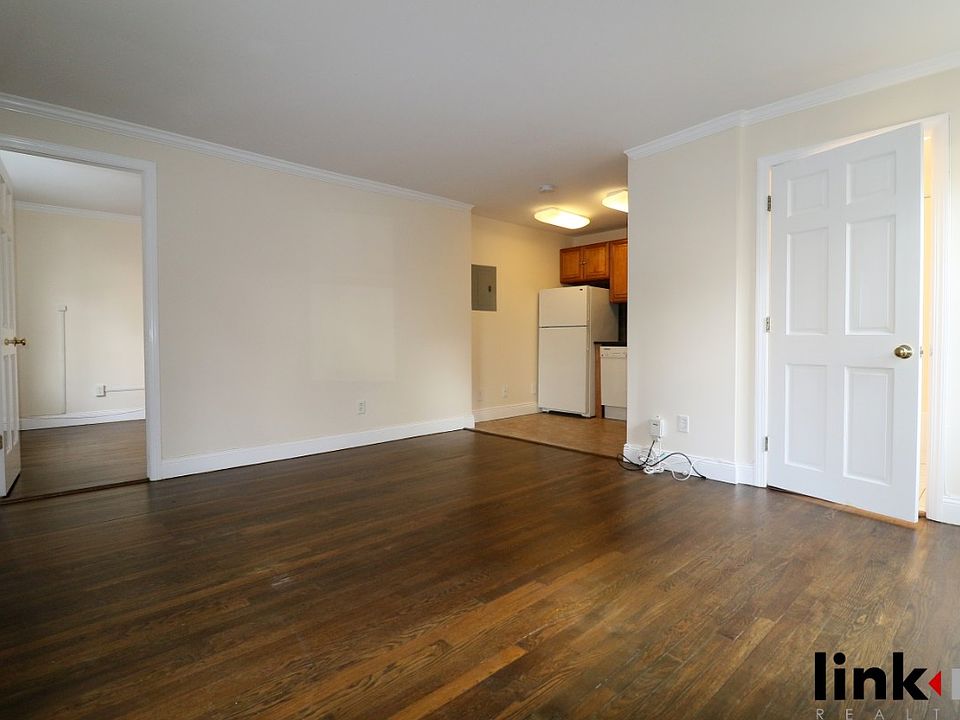 1st image of 16 Hall Pl APT 1A