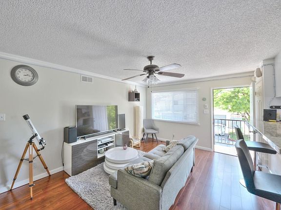 2nd image of 5568 Spinnaker Dr APT 4