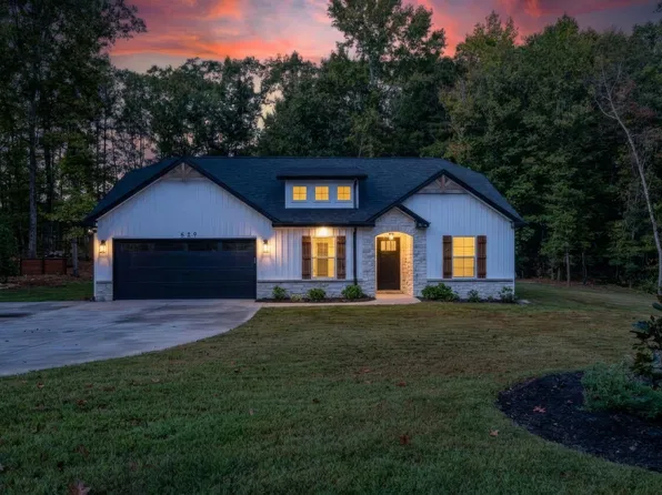 629 Cherokee Rd, Pelzer, SC 29669