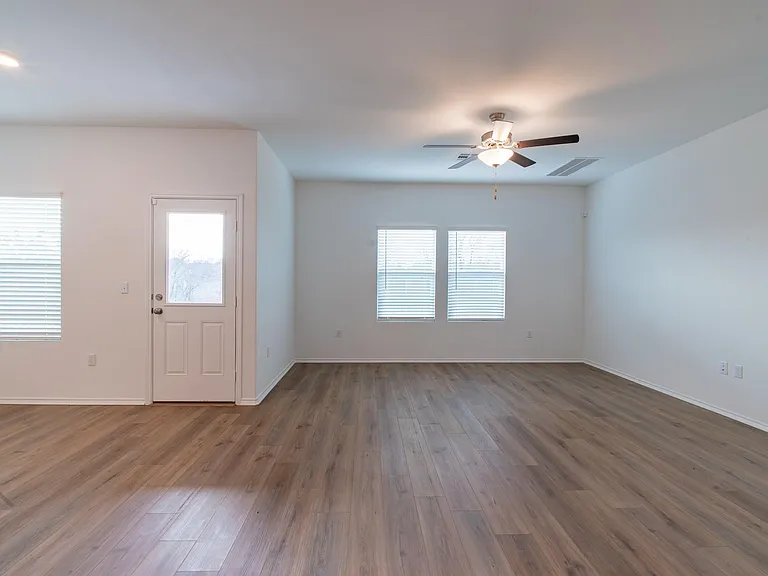 10705 Steinbeck Dr — Photo 6