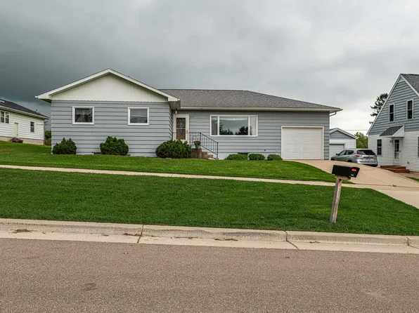 412 9th Ave, New Glarus, WI 53574