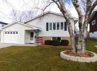 1112 Orchard Dr, Manitowoc, WI 54220