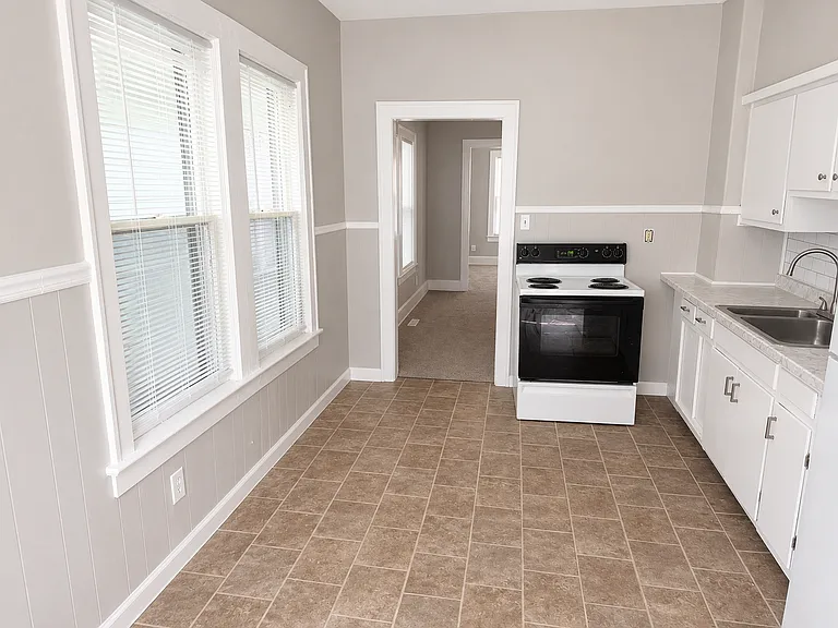 905 Southwest Blvd — Photo 8