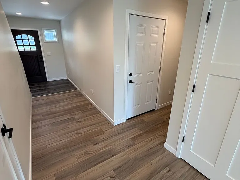 2104 Cottage Hill Cir — Photo 2