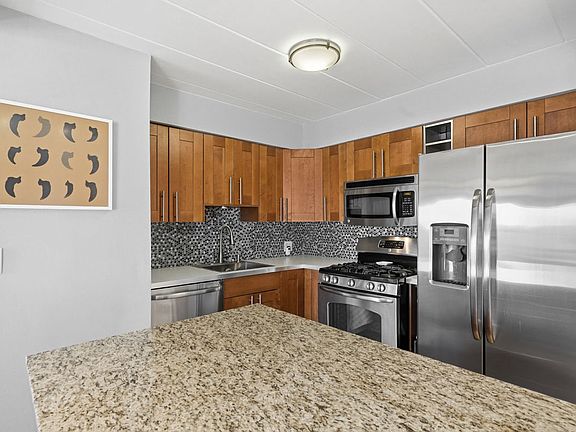 3rd image of 5 Bayard Rd APT 810