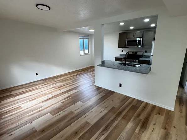1007 Marron Cir NE, Albuquerque, NM