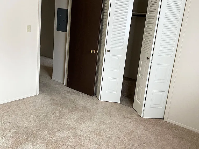 West Wind Apartments — Photo 69