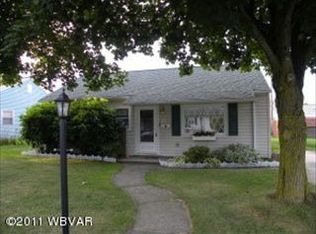 427 3rd St, Montoursville, PA 17754