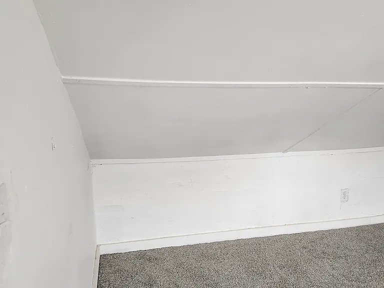 320 Wallace St — Photo 40