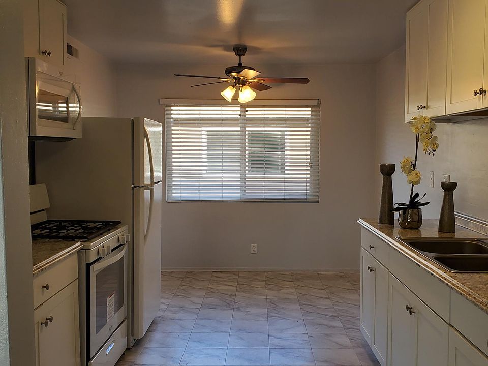 Kitchen comes with a new Stove and Refrigerator, Micowave