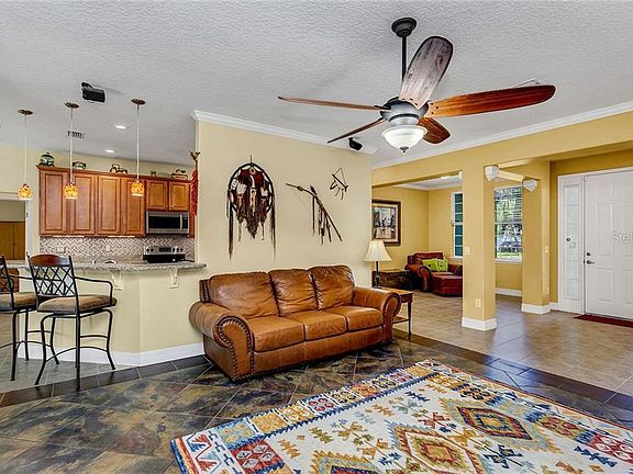 5th image of 445 Rosalia Dr