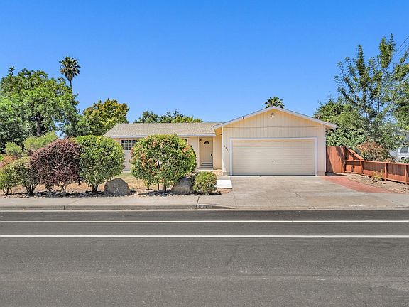 3rd image of 8061 Hembree Ln