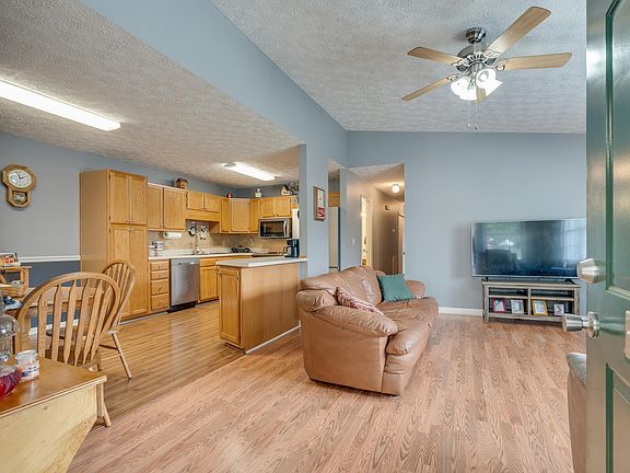 5th image of 809 Cobblestone Pl #0