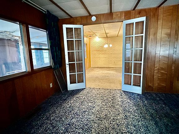 4th image of 23707-15 Mile Rd