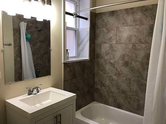 4th image of 3551 S Hermitage Ave #3