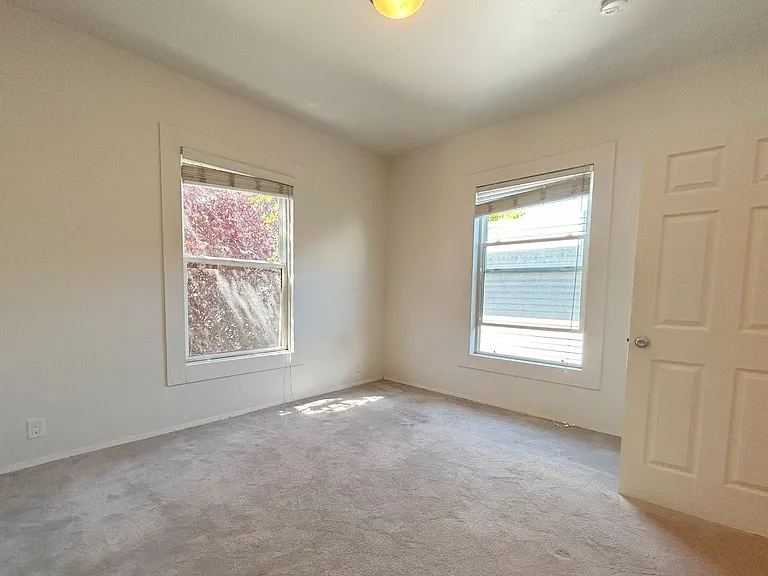 Ludlow B Apartments — Photo 7