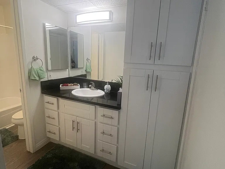 Ridgegate Apartments — Photo 16