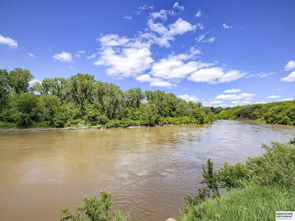 22754 Sanctuary Ridge Dr, Elkhorn, NE 68022