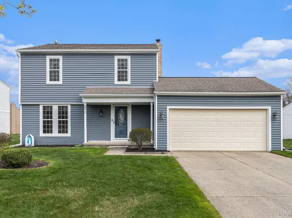 44736 Huntington Dr, Novi, MI 48375