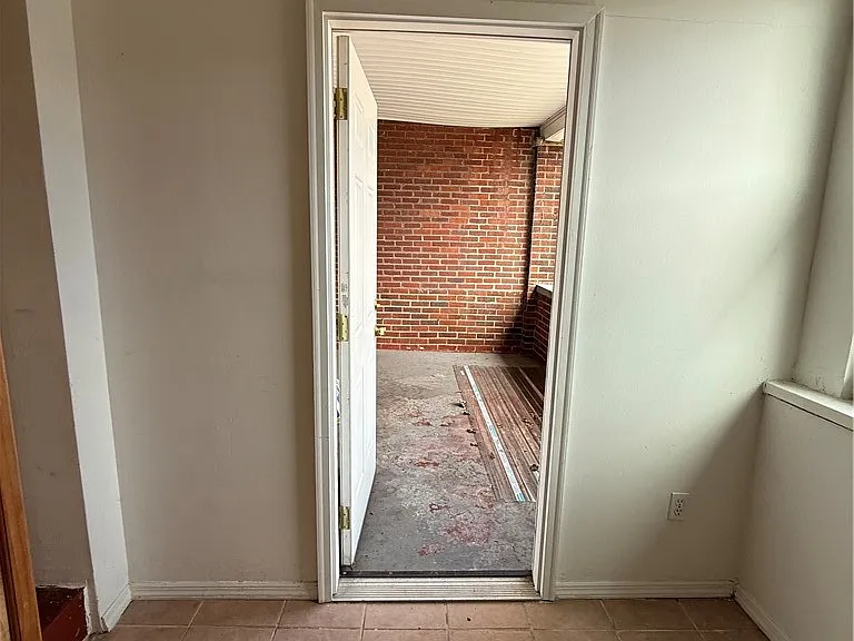 2332 Sherbrook St — Photo 31