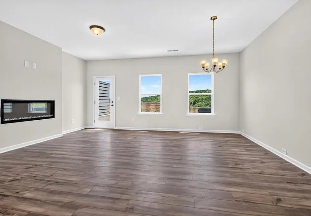 3 bed, 1629 sqft, $2,100 — Photo 4