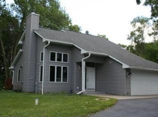 2821 W Lincoln Rd, McHenry, IL 60051