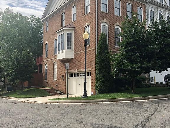 2nd image of 3551 Goddard Way