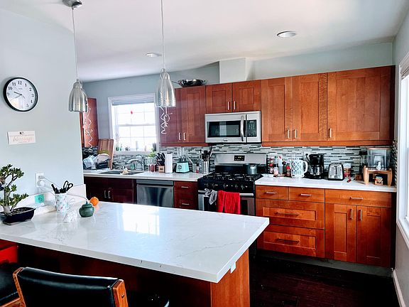 5th image of 949 62nd St