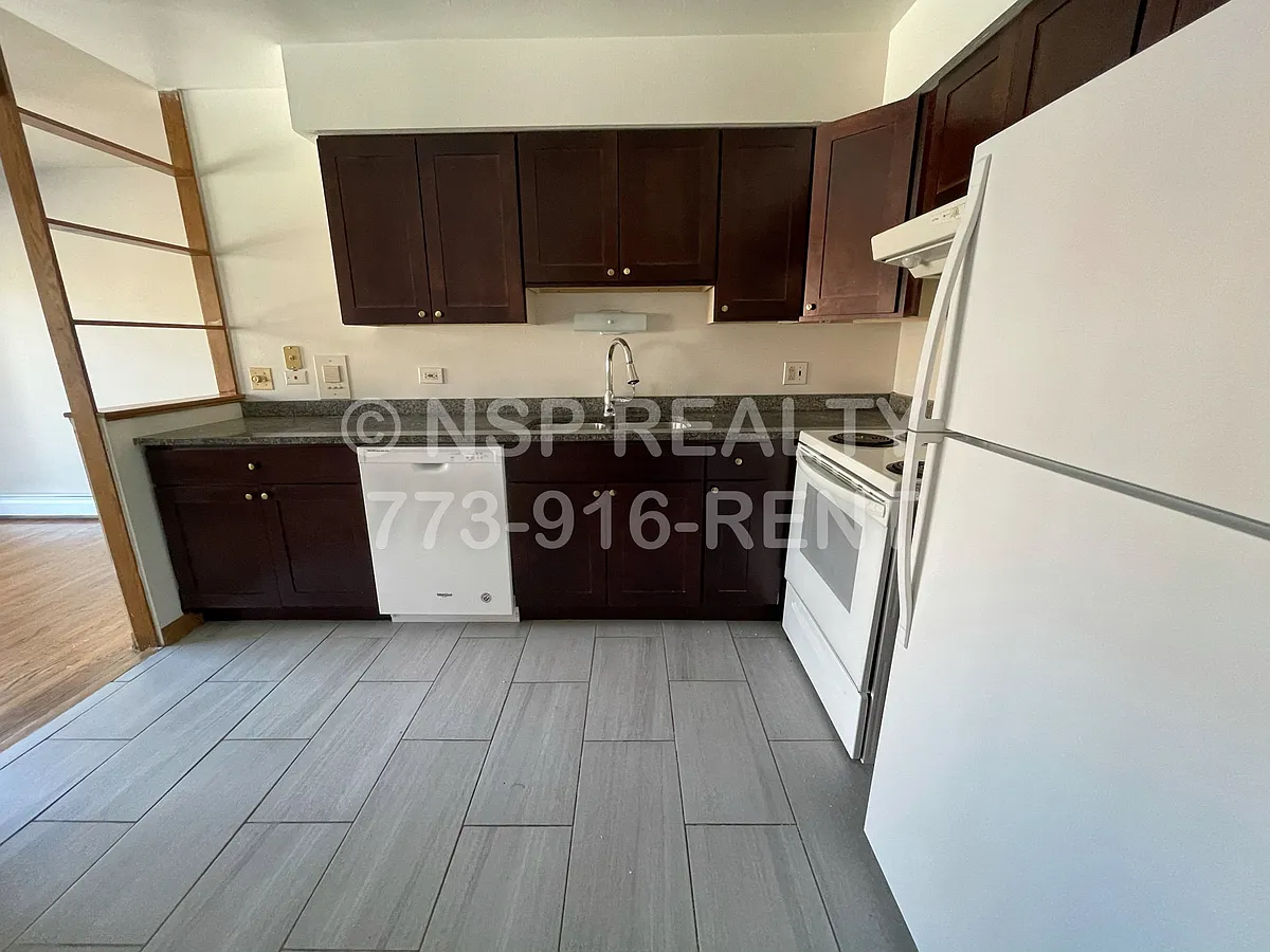 Building Photo - 1639 Oakwood Ave #201