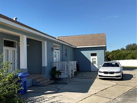3rd image of 412 Island Cay Way