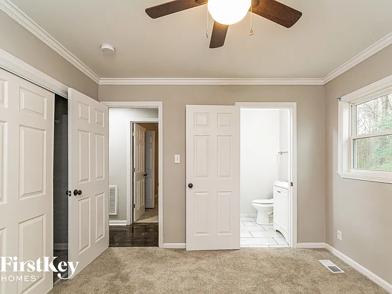 401 Sparella St — Photo 7