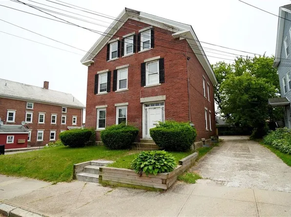 26 Farm St, Woonsocket, RI 02895