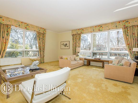 5th image of 88 W Lakewood St
