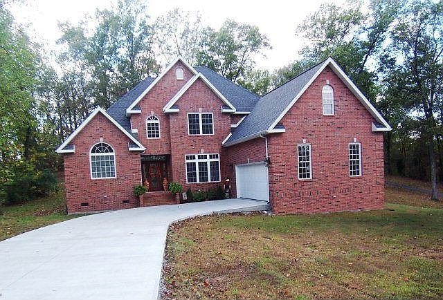 2nd image of 215 Dogwood Dr