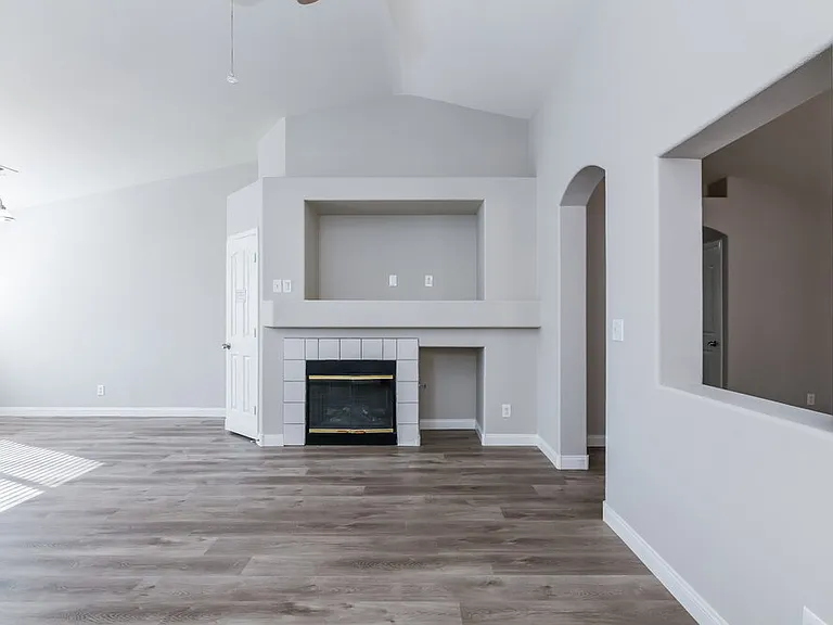 2037 Madica Ave — Photo 6