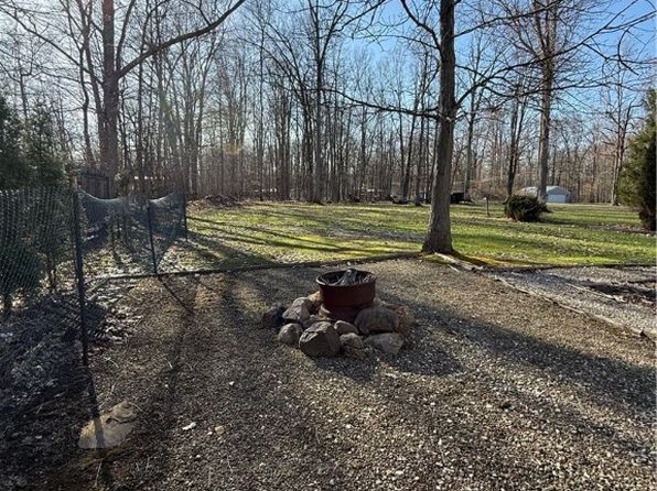 1597 Lakeview Rd, Jamestown, PA 16134