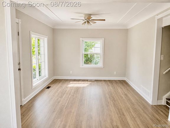 3rd image of 11058 Timken Ave