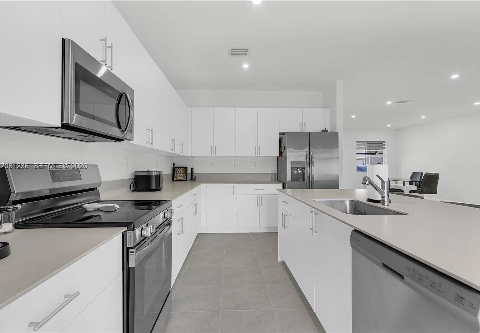 4 bed, 2412 sqft, $4,300 — Photo 1