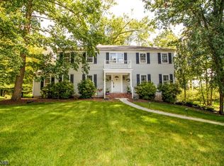 7 Wooded Hill Ln, Randolph, NJ 07869
