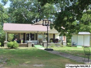 1102 McCurdy Ave N, Rainsville, AL 35986