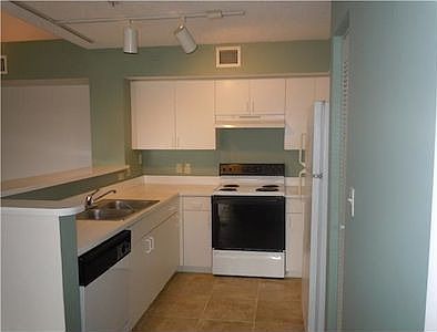 5th image of 4560 NW 107th Ave APT 303