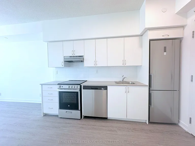 25 Kitney Dr #305 — Photo 3