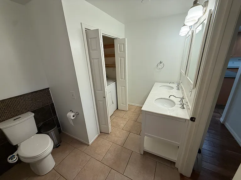 616 W Live Oak St — Photo 10