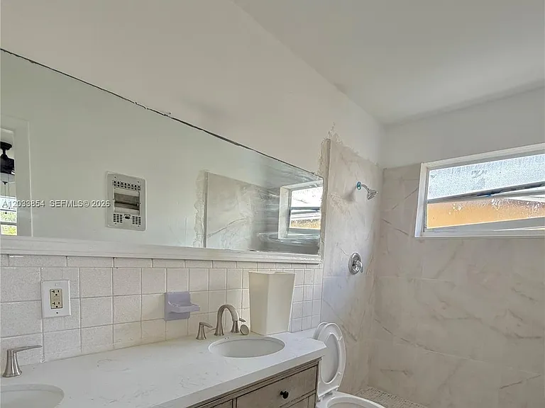 4540 SW 43rd Ave — Photo 6