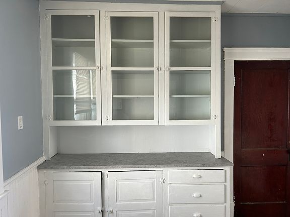 4th image of 110 Trowbridge St #2