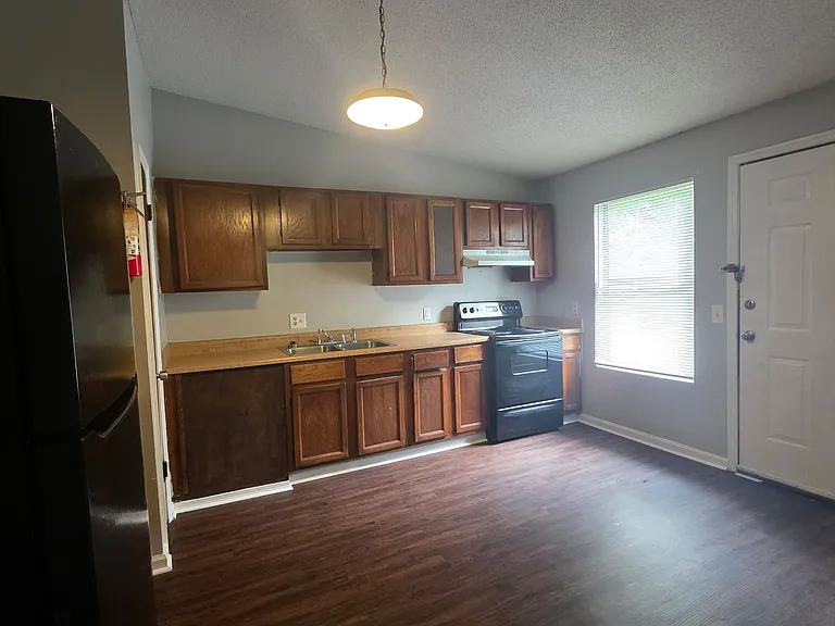 314 Station Crossing Dr — Photo 3