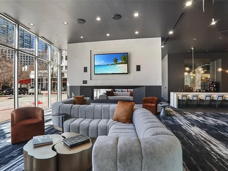 3324 Peachtree Rd NE #915 — Photo 4