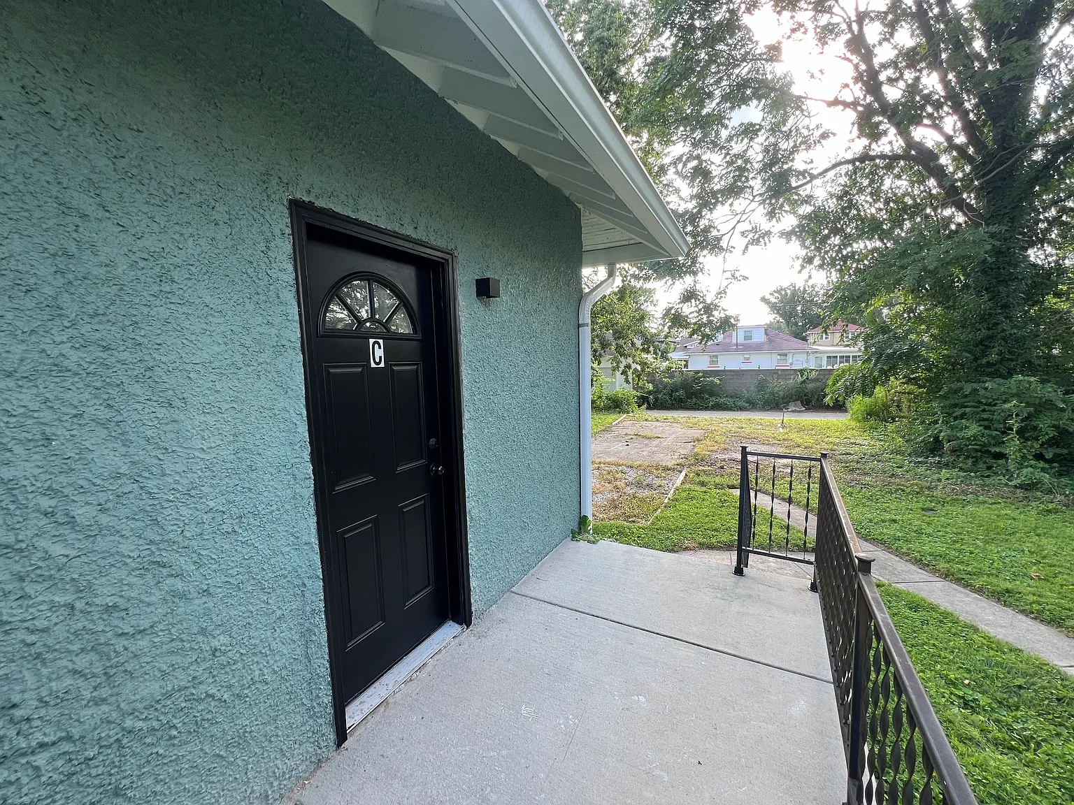 Studio, 800 sqft, $800 — Photo 3