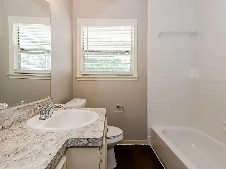 11611 Duane St — Photo 15