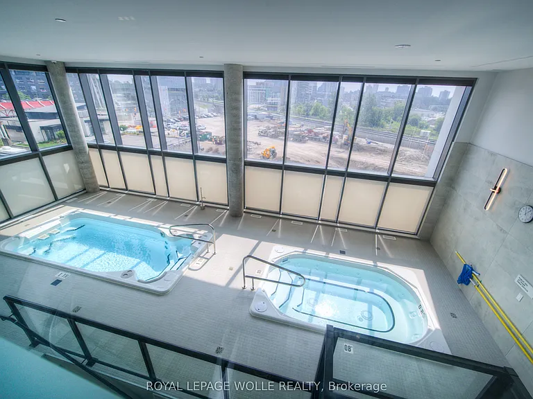 25 Wellington St S #2101 — Photo 23